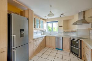 Kitchen/Breakfast Room- click for photo gallery